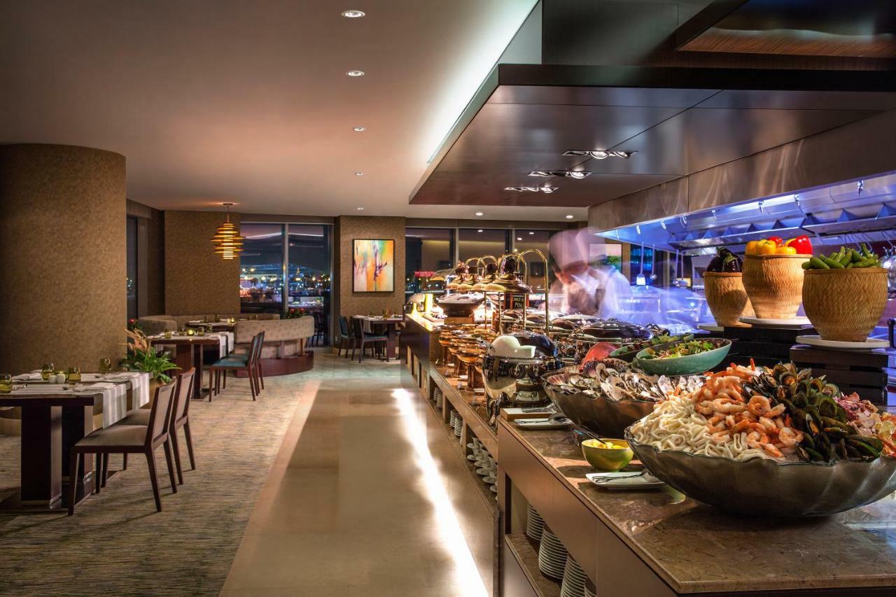 多哈罗塔纳城市中心酒店 外观 照片 The buffet at the restaurant